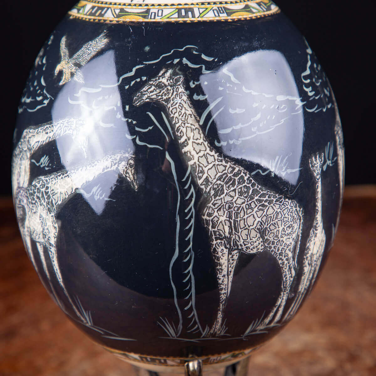 Uovo di Struzzo Decorato: Savana - Giraffe.